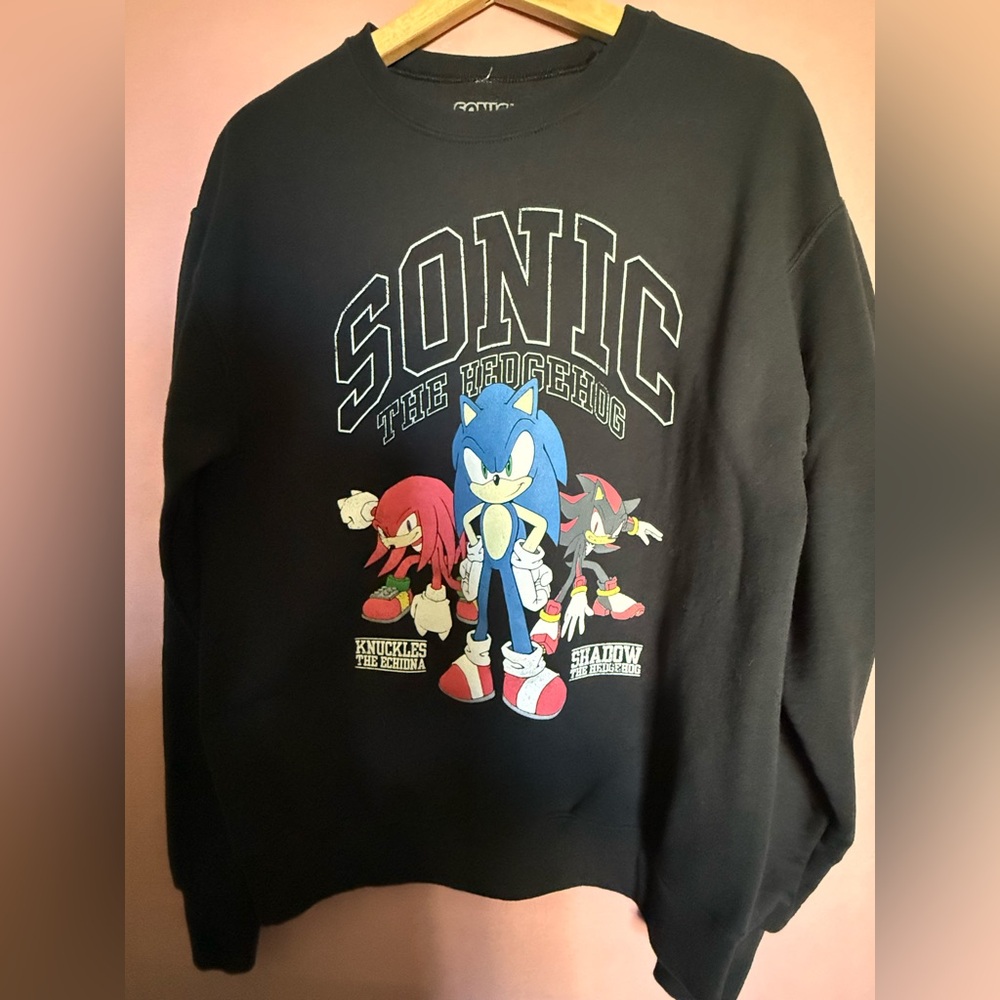 Vintage black sonic the hedgehog with knuckles & shadow sweat shirt, Medium.
